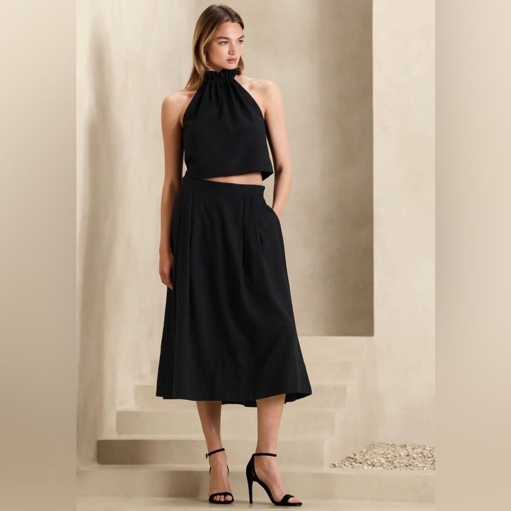 NWT! Banana Republic Black Linen-Blend Cropped Top - Size 2